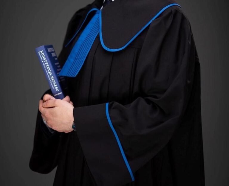 Wybór studiów na drogę do kariery radcy prawnego w Polsce – co warto wiedzieć?