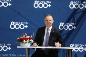 800 plus: Kiedy otrzymasz pieniądze? Sprawdź terminy wypłat w ZUS!