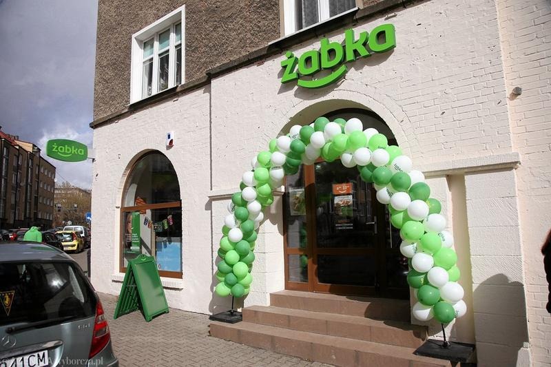 Żabka franczyza: Jakie są realne zarobki i koszty prowadzenia sklepu?