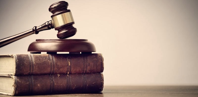 Jak cytować akty prawne w pracy magisterskiej — praktyczny przewodnik, uniknij błędów i niejasności