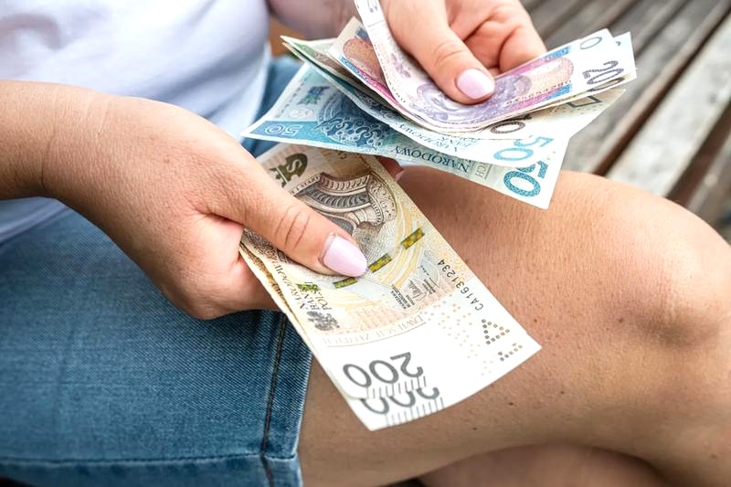 Jak skutecznie zrezygnować z KRD bez ryzyka? Sprawdzone kroki i prawa dłużnika