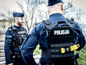Ile można zarobić w policji? Pensja na start i zarobki według stopnia