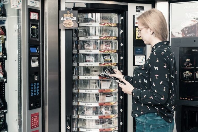 Zarobki z automatów vendingowych – ile możesz realnie zyskać?
